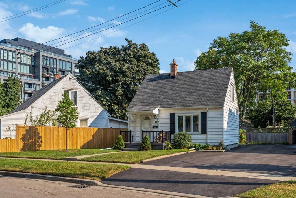 Villa Heritage 3br Etobicoke Gem, Sherway Gardens, Bbq *