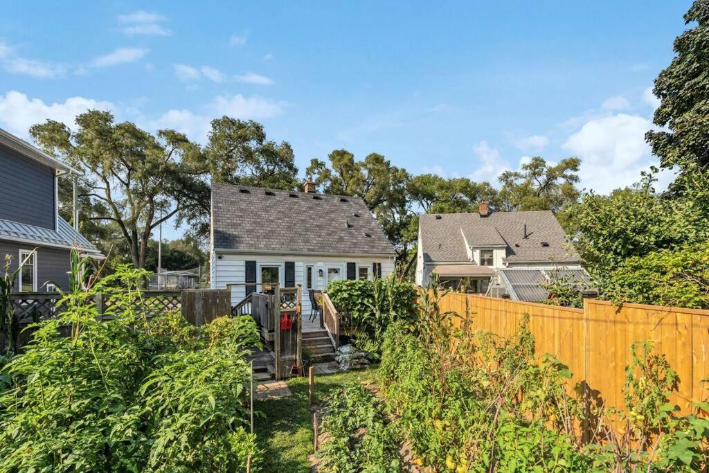 Villa Heritage 3br Etobicoke Gem, Sherway Gardens, Bbq Toronto