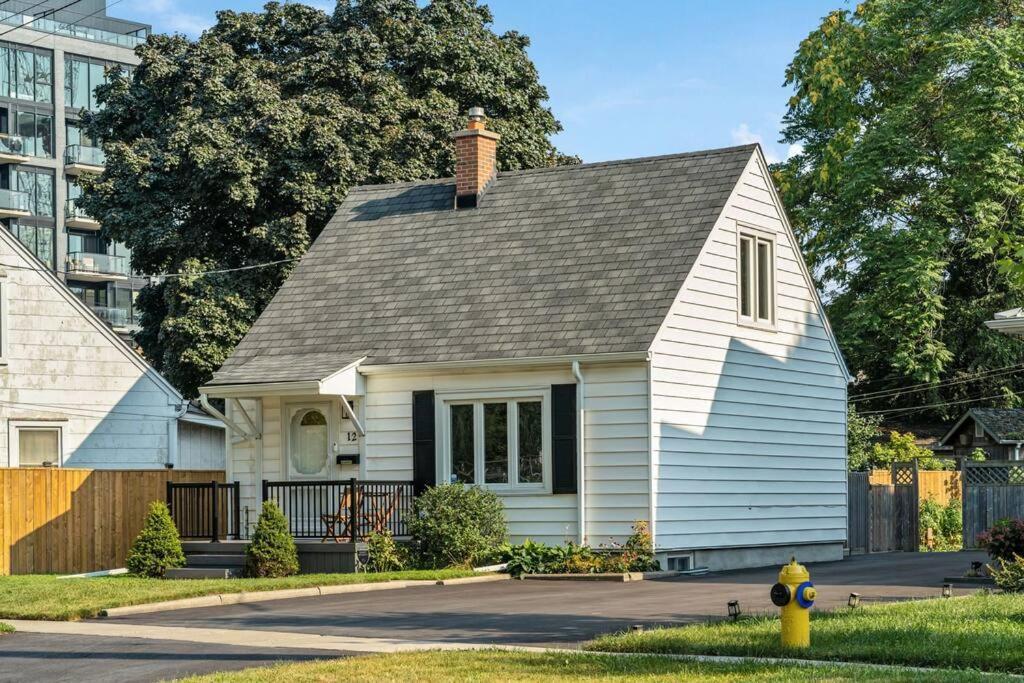 Heritage 3br Etobicoke Gem, Sherway Gardens, Bbq Villa Toronto