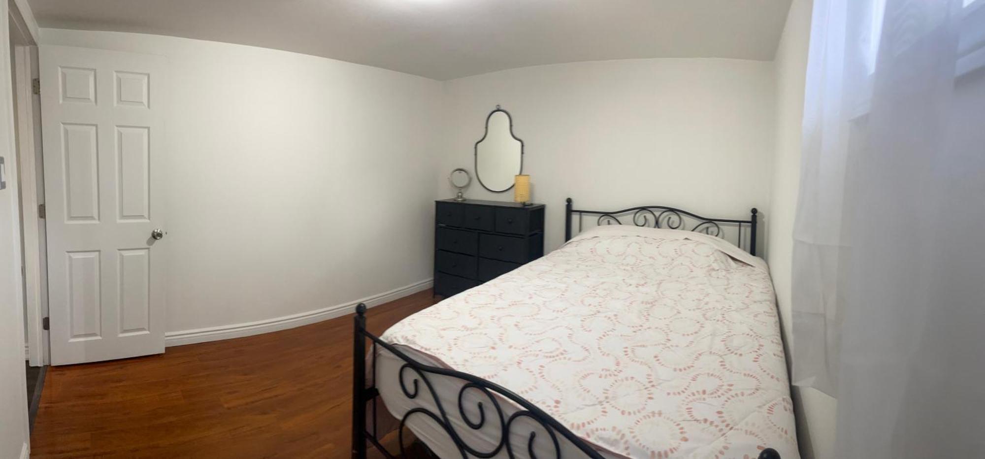 Holiday home Entire Floor Privet Yard King Queen Twin *