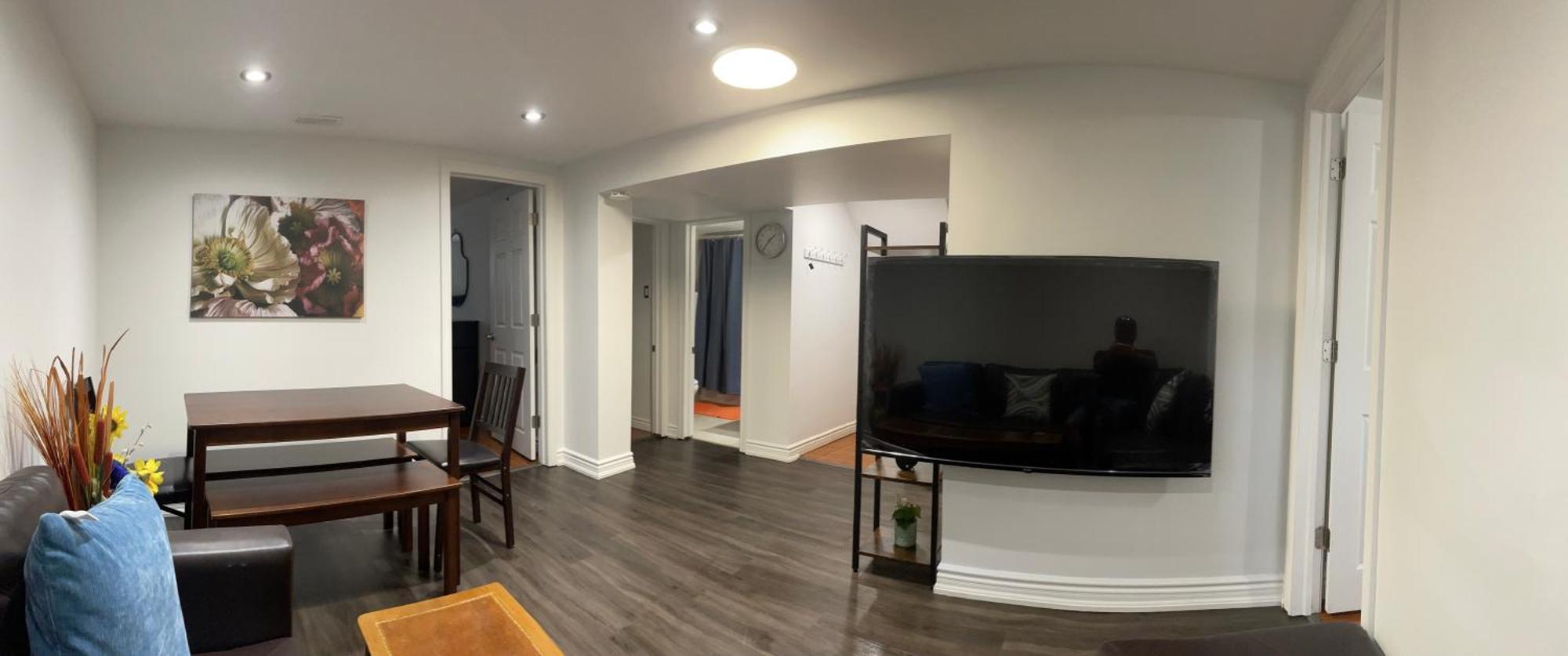 Entire Floor Privet Yard King Queen Twin * Toronto