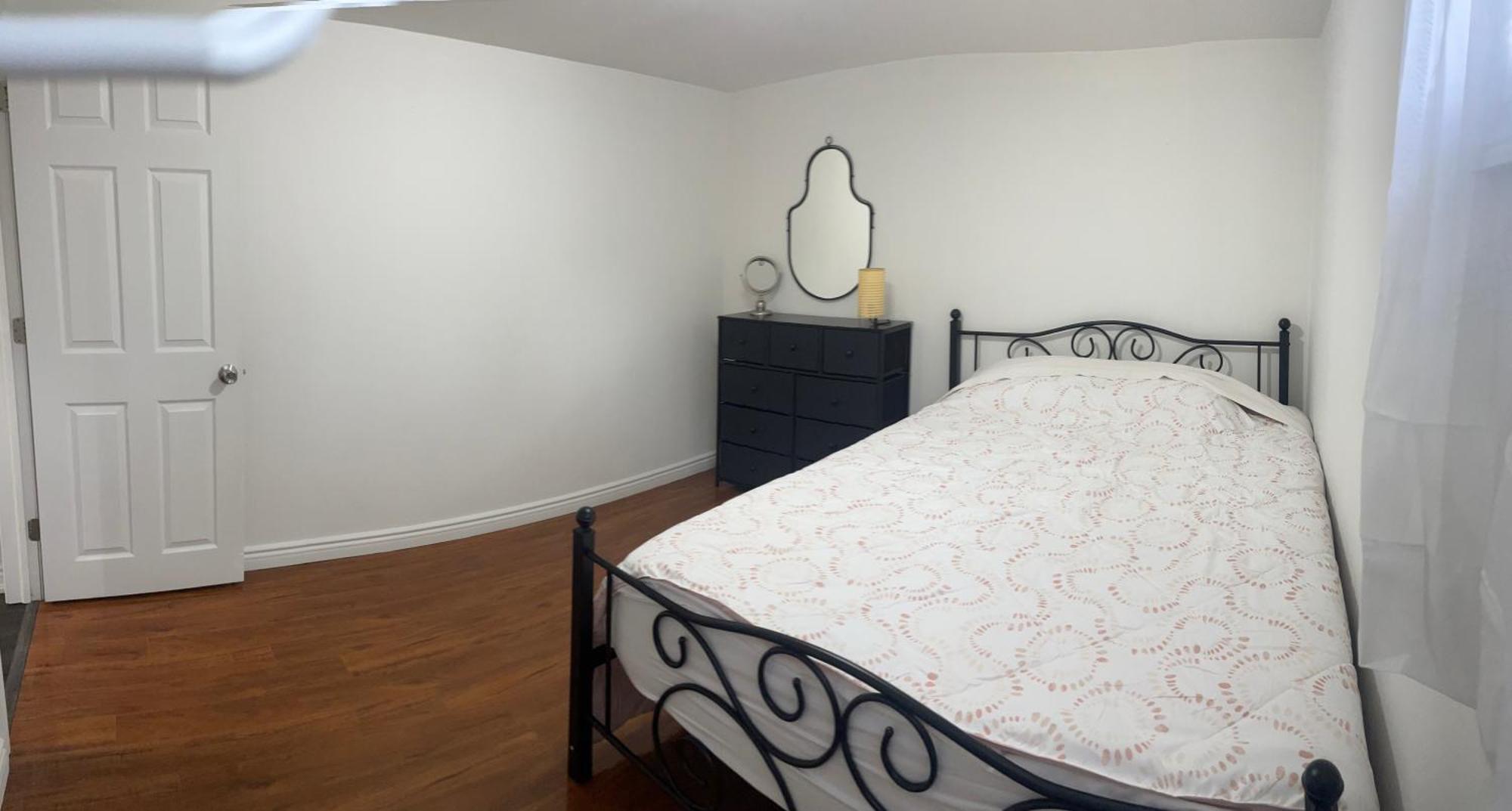 Holiday home Entire Floor Privet Yard King Queen Twin Toronto
