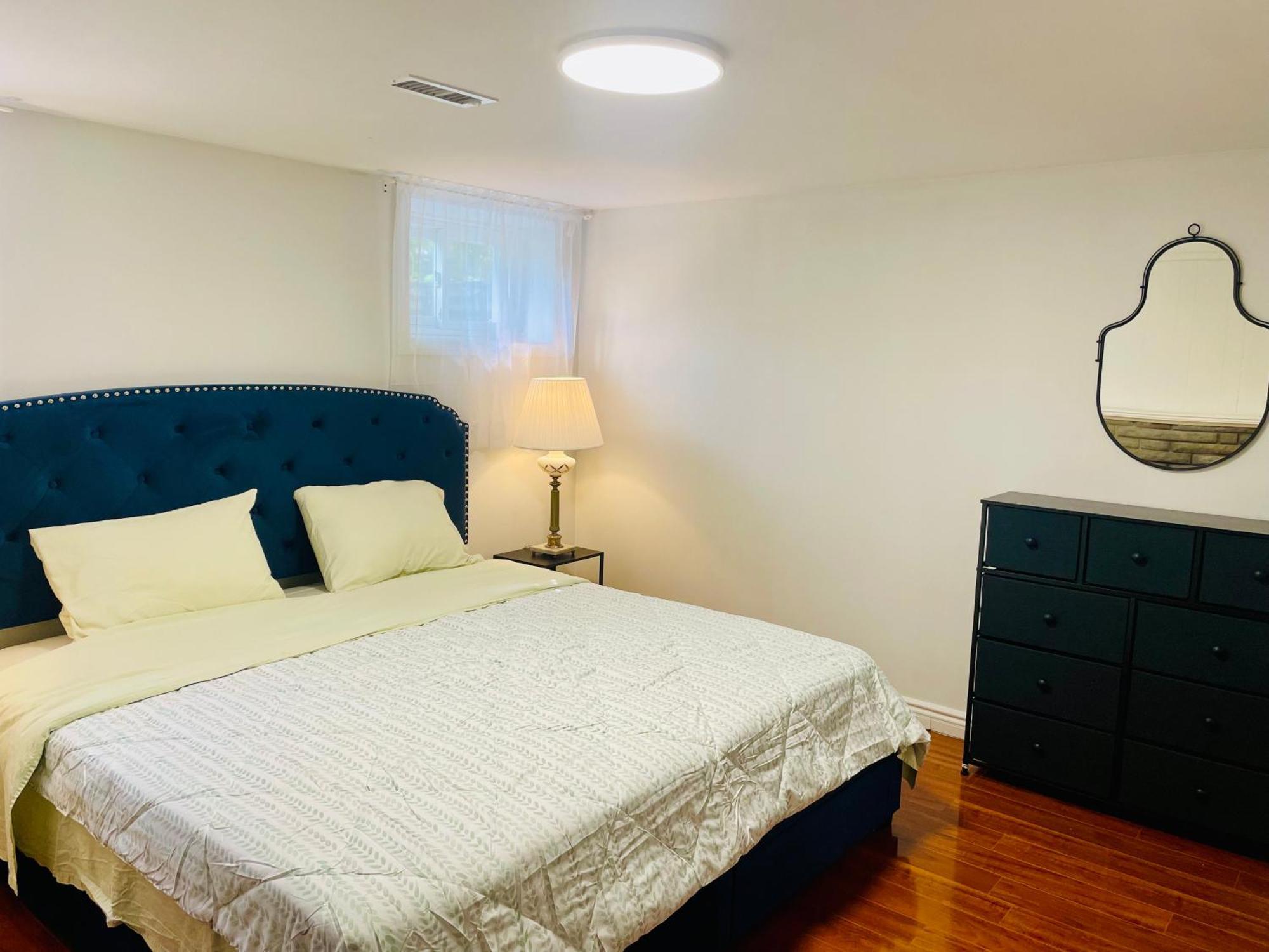 Entire Floor Privet Yard King Queen Twin Toronto