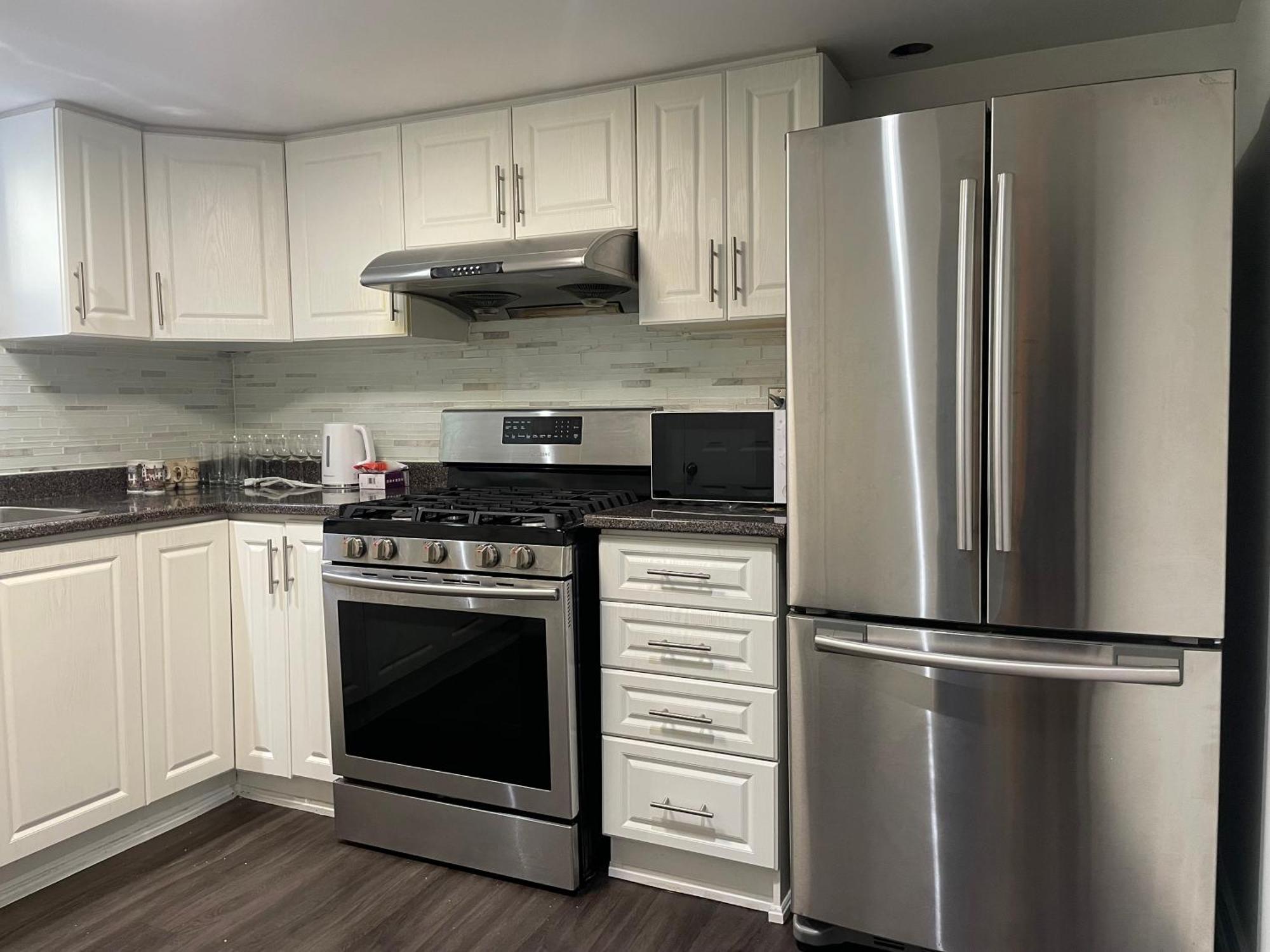 Holiday home Entire Floor Privet Yard King Queen Twin Toronto