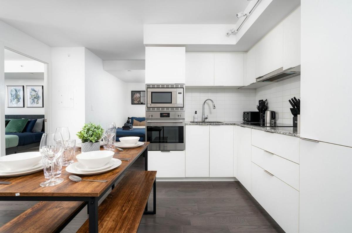 Downtown 2 Beds Near Uoft