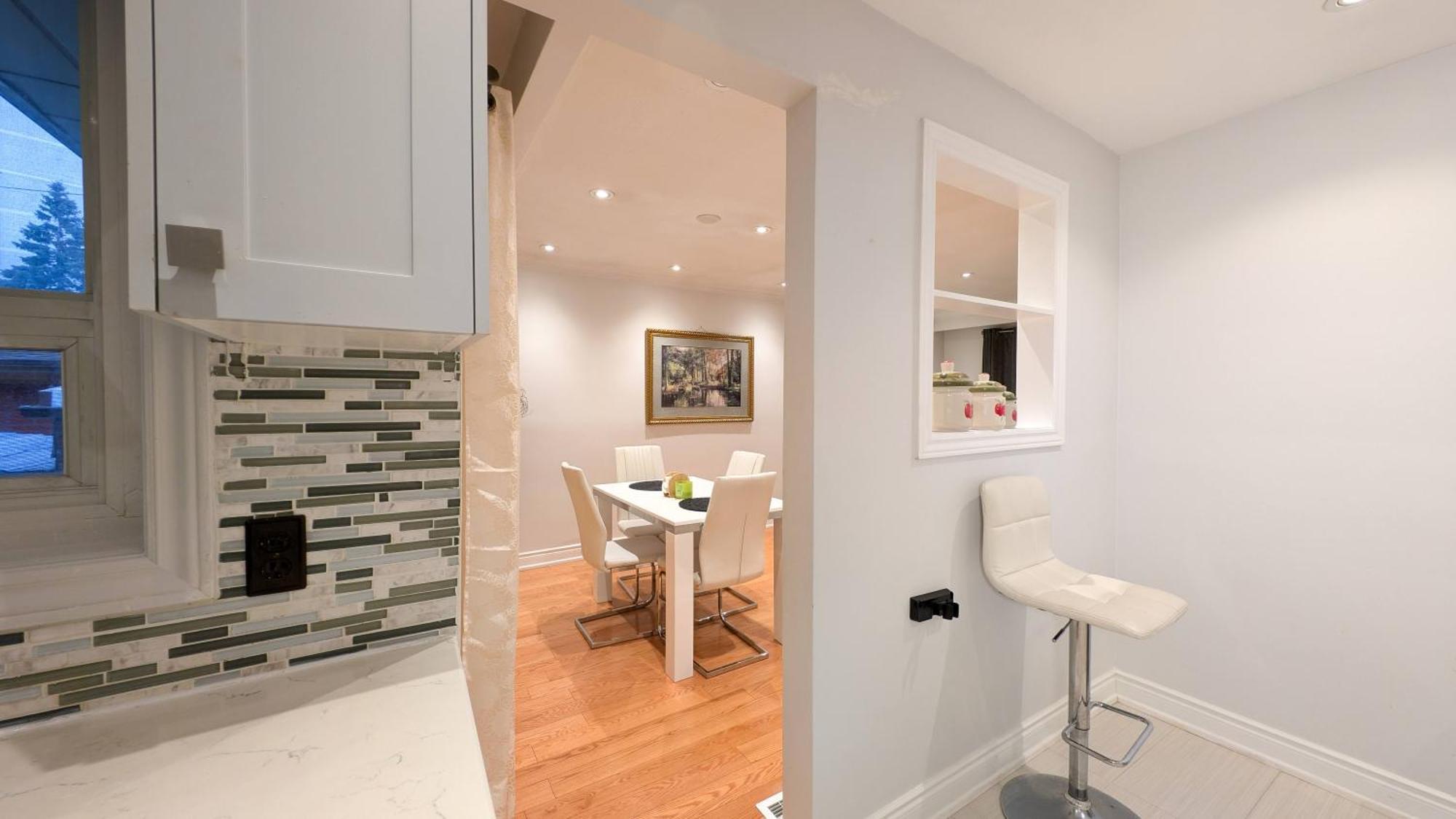 Holiday home Bright Cozy In Scarborough, Toronto!