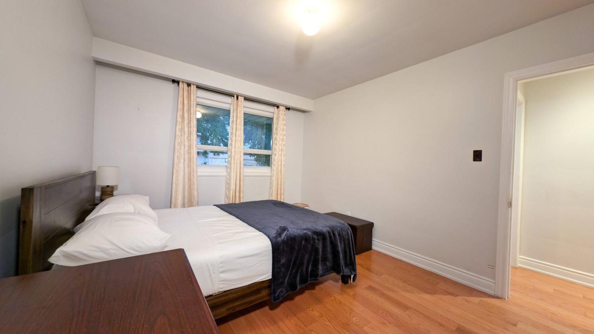 Bright Cozy In Scarborough, Toronto! Holiday home