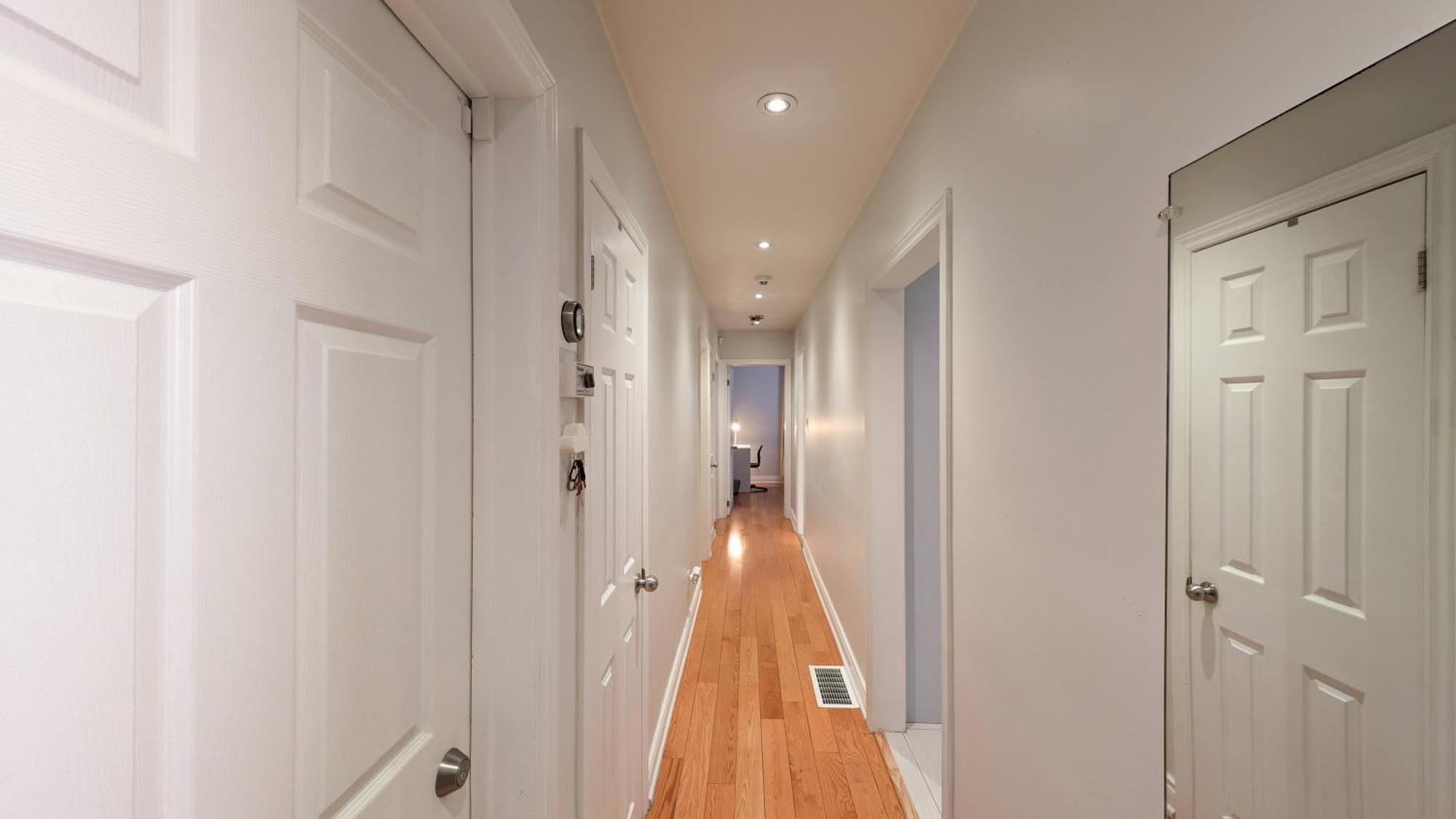 Holiday home Bright Cozy In Scarborough, Toronto! *