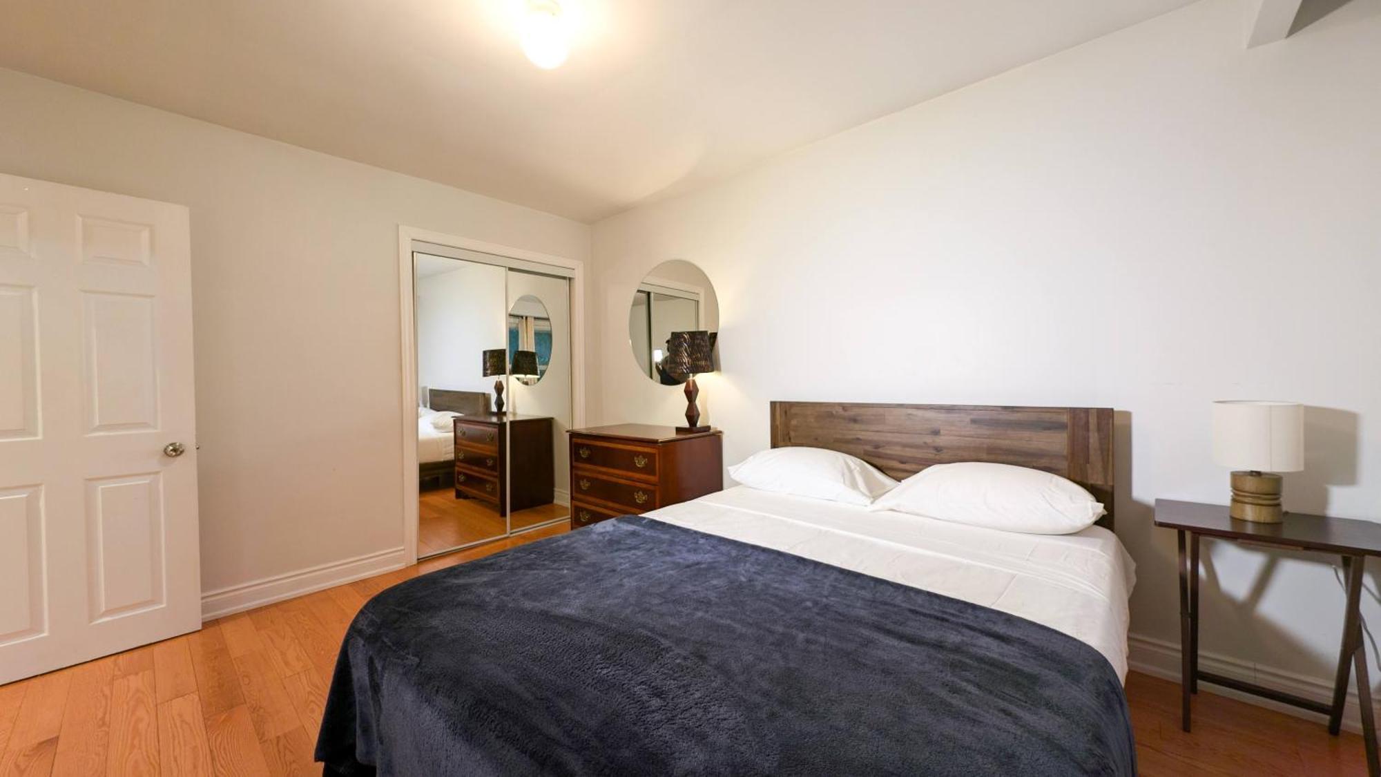 Bright Cozy In Scarborough, Toronto! Holiday home