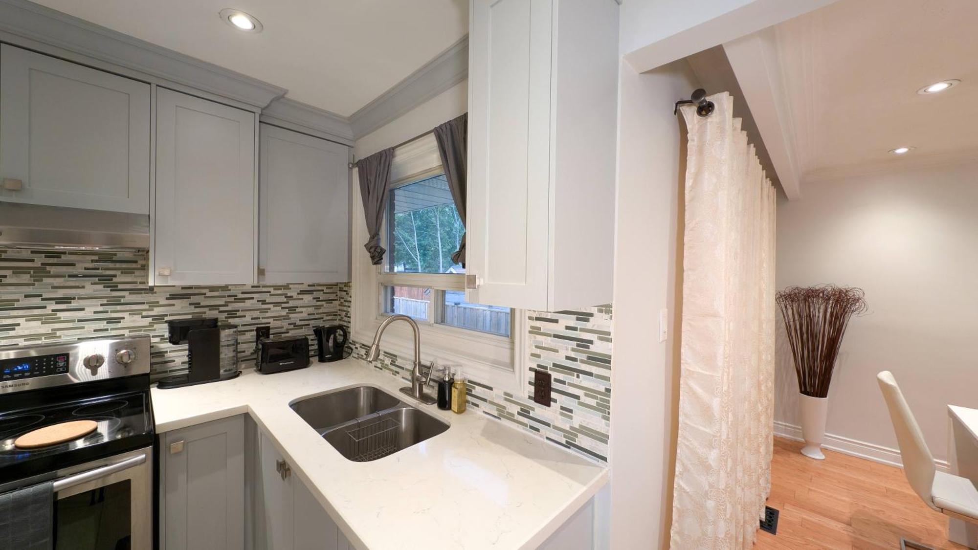 Holiday home Bright Cozy In Scarborough, Toronto! Toronto