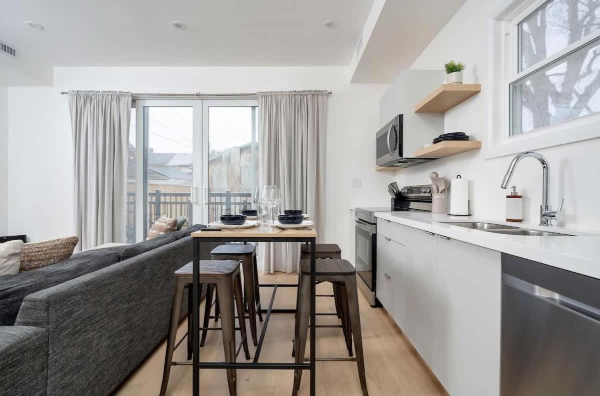 Spacious 2br Near Uoft And College Apartment Toronto