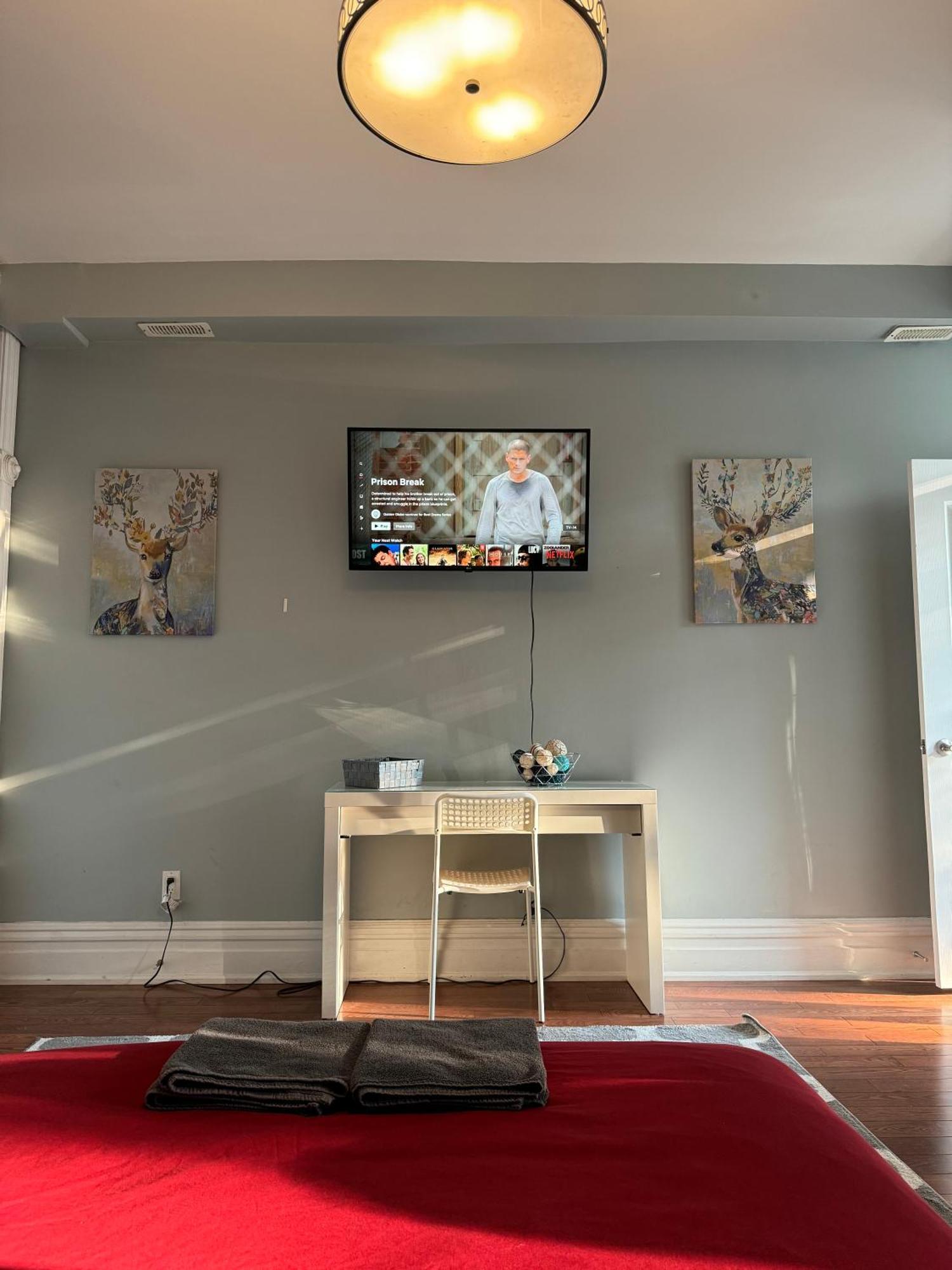 Spacious Townhouse Close To Dundas Square! Gasthof Toronto