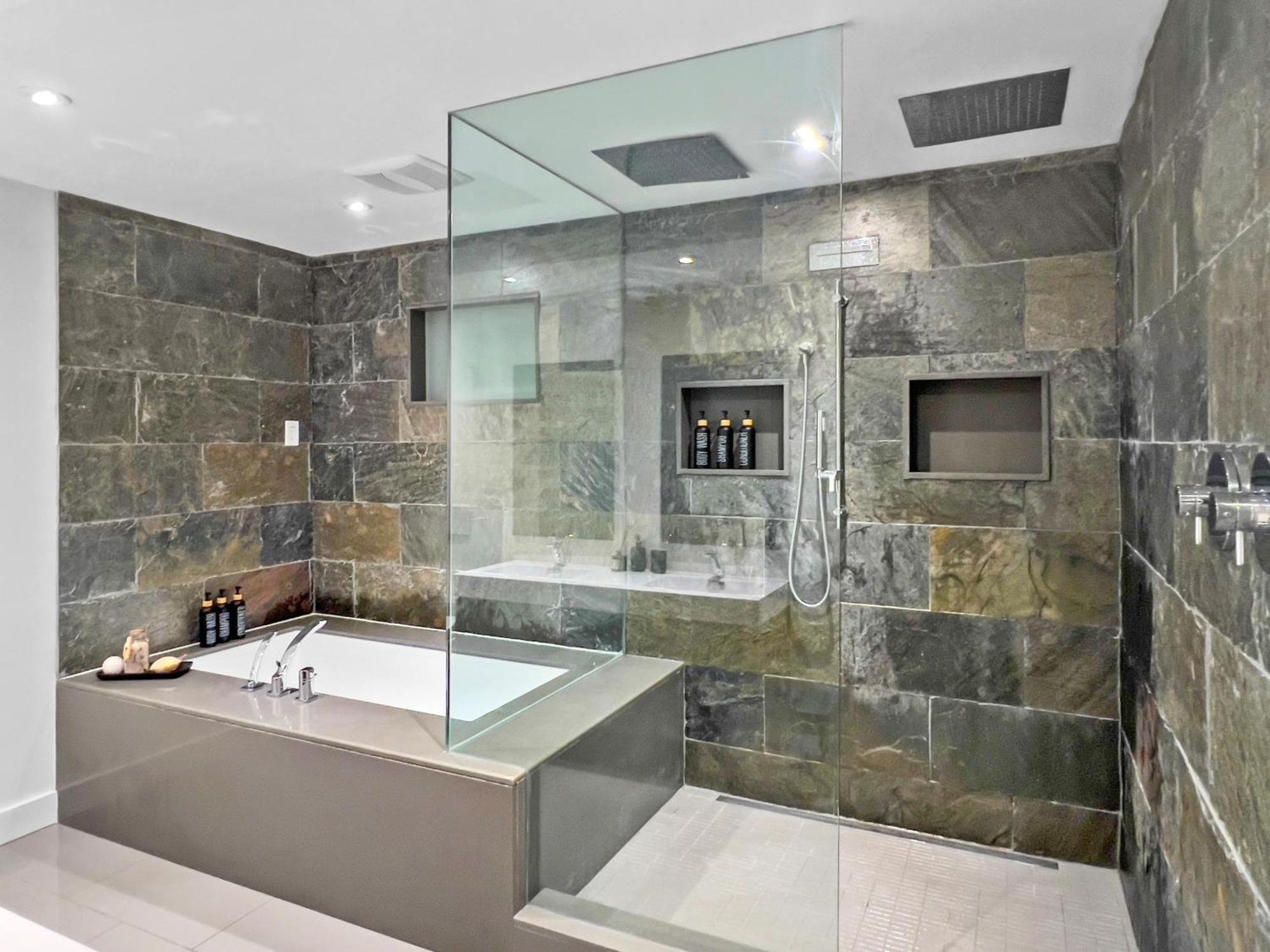 Villa Hot Tub Haven Toronto