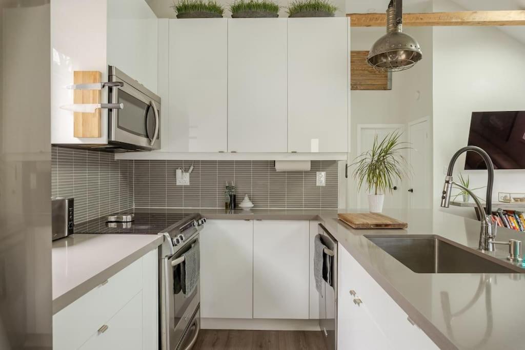 Apartment Lonborough Ave Upstairs