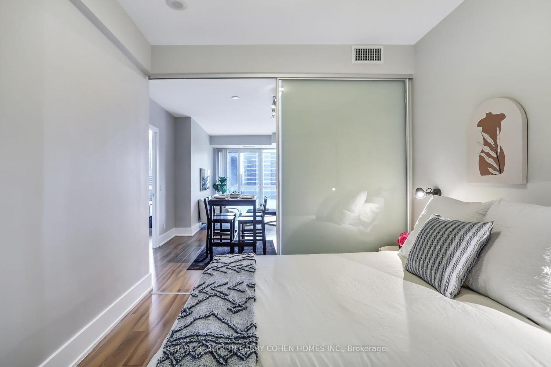 Apartment Downtown With Free Parking Toronto