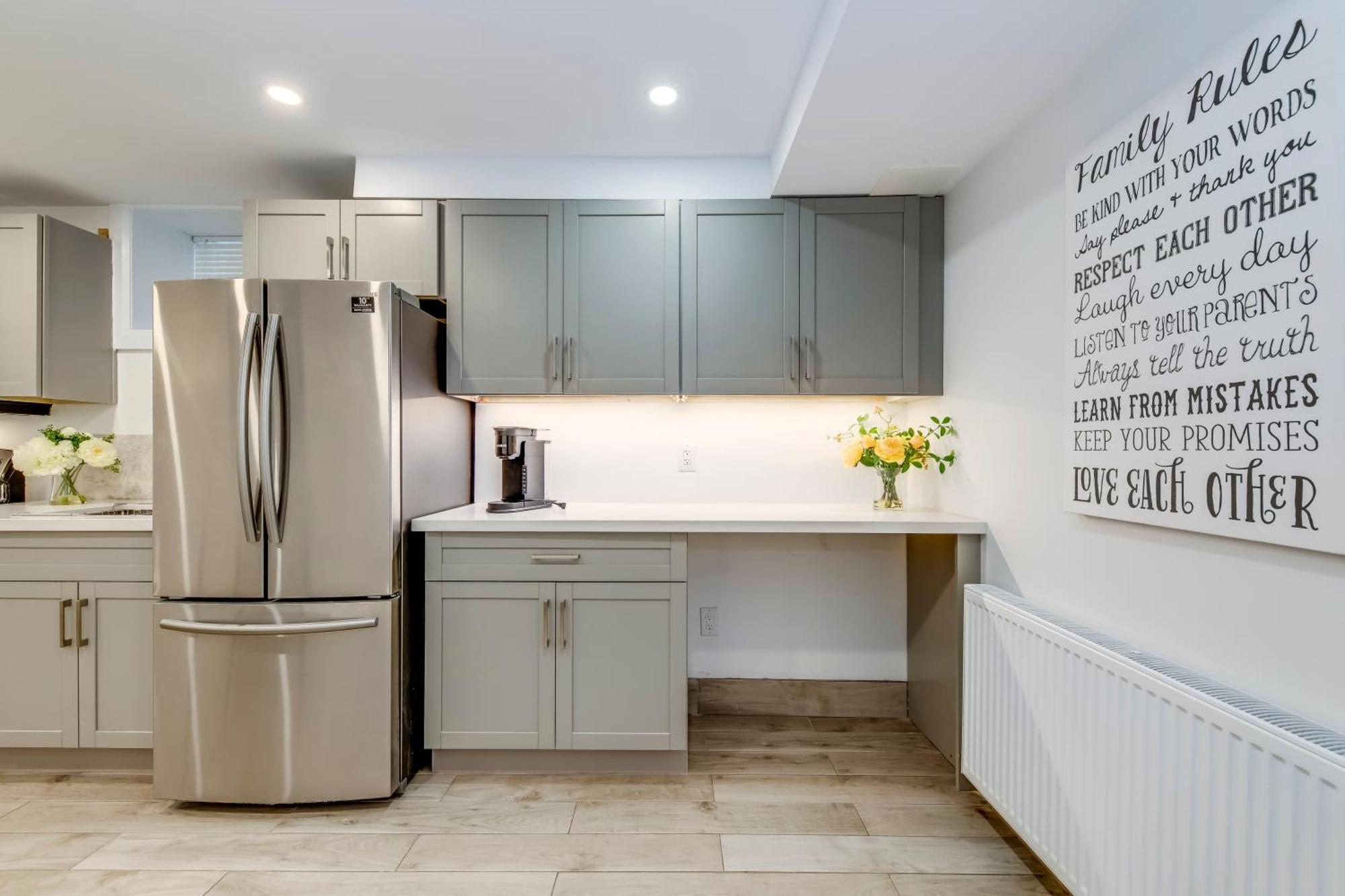 Apartment Midtown 2 Bedroom Basement *