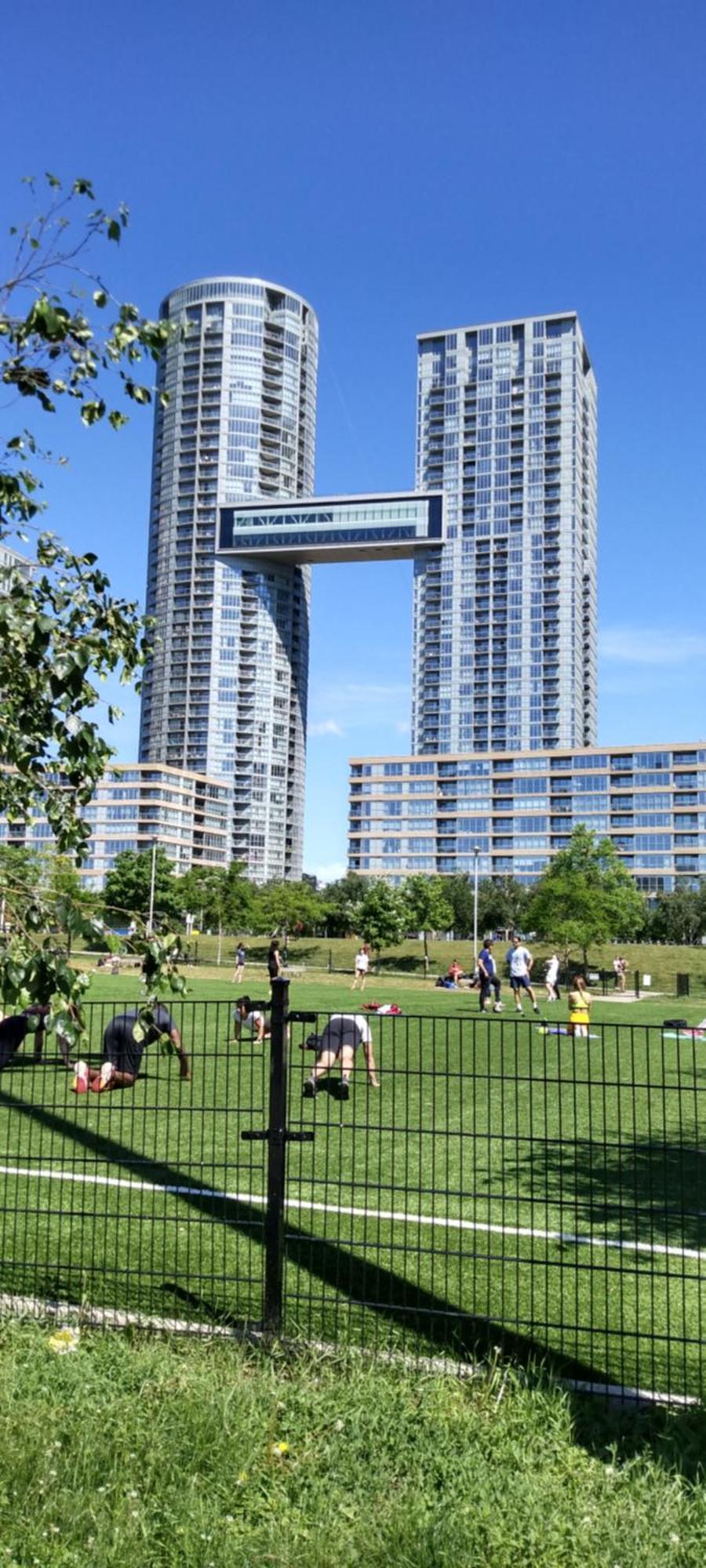 Downtown Condo, Free Indoor Parking With Amazing View Apartment *