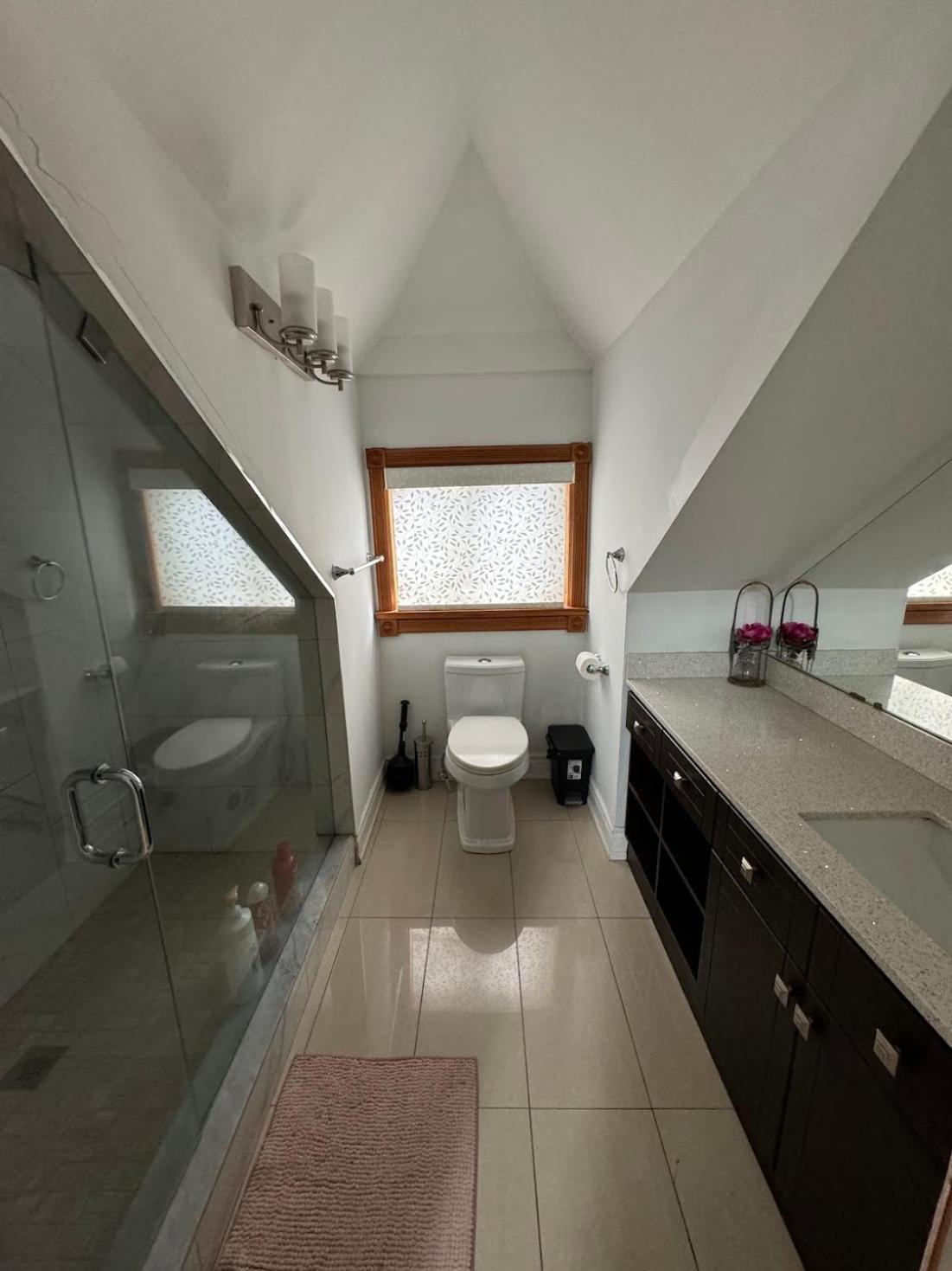 Spacious Townhouse Close To Dundas Square! Gasthof