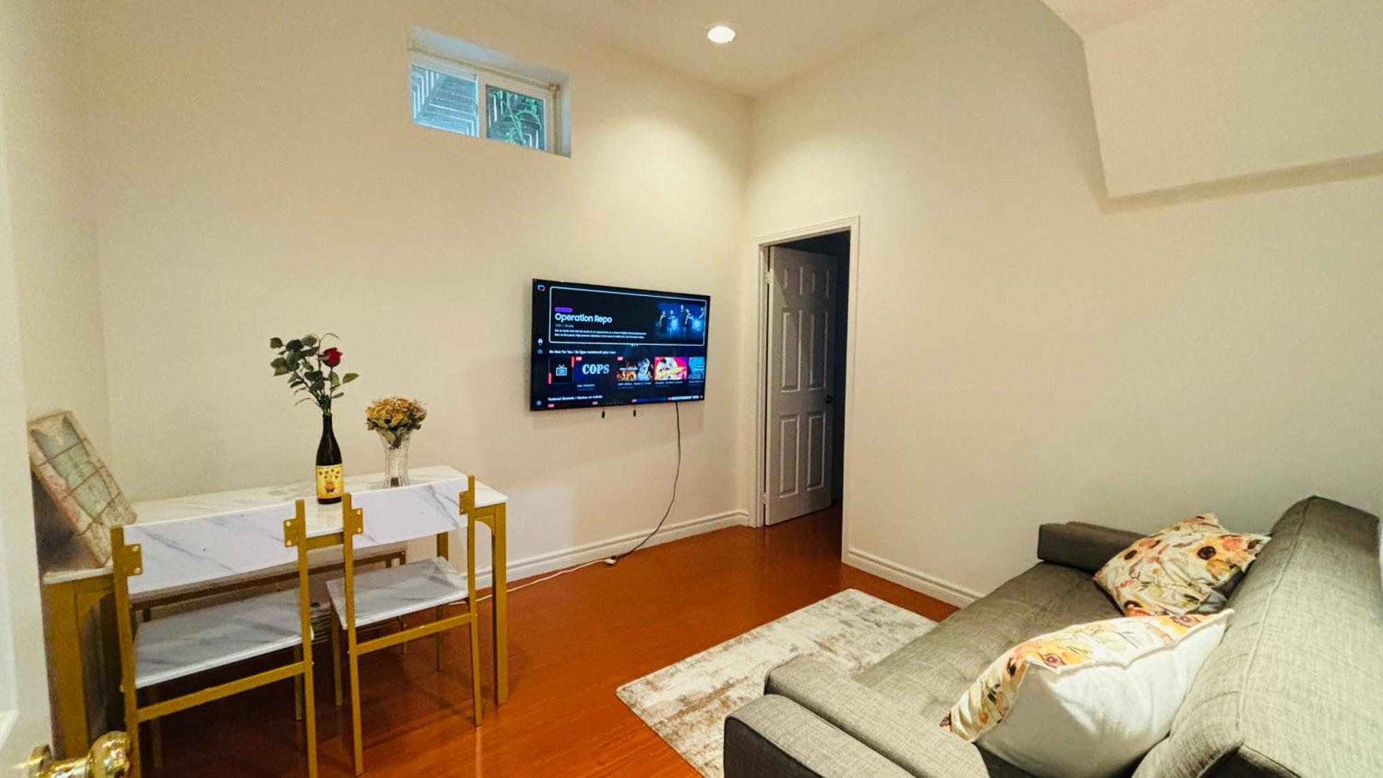 Apartment Cozy Walkout Basement With Tranquility