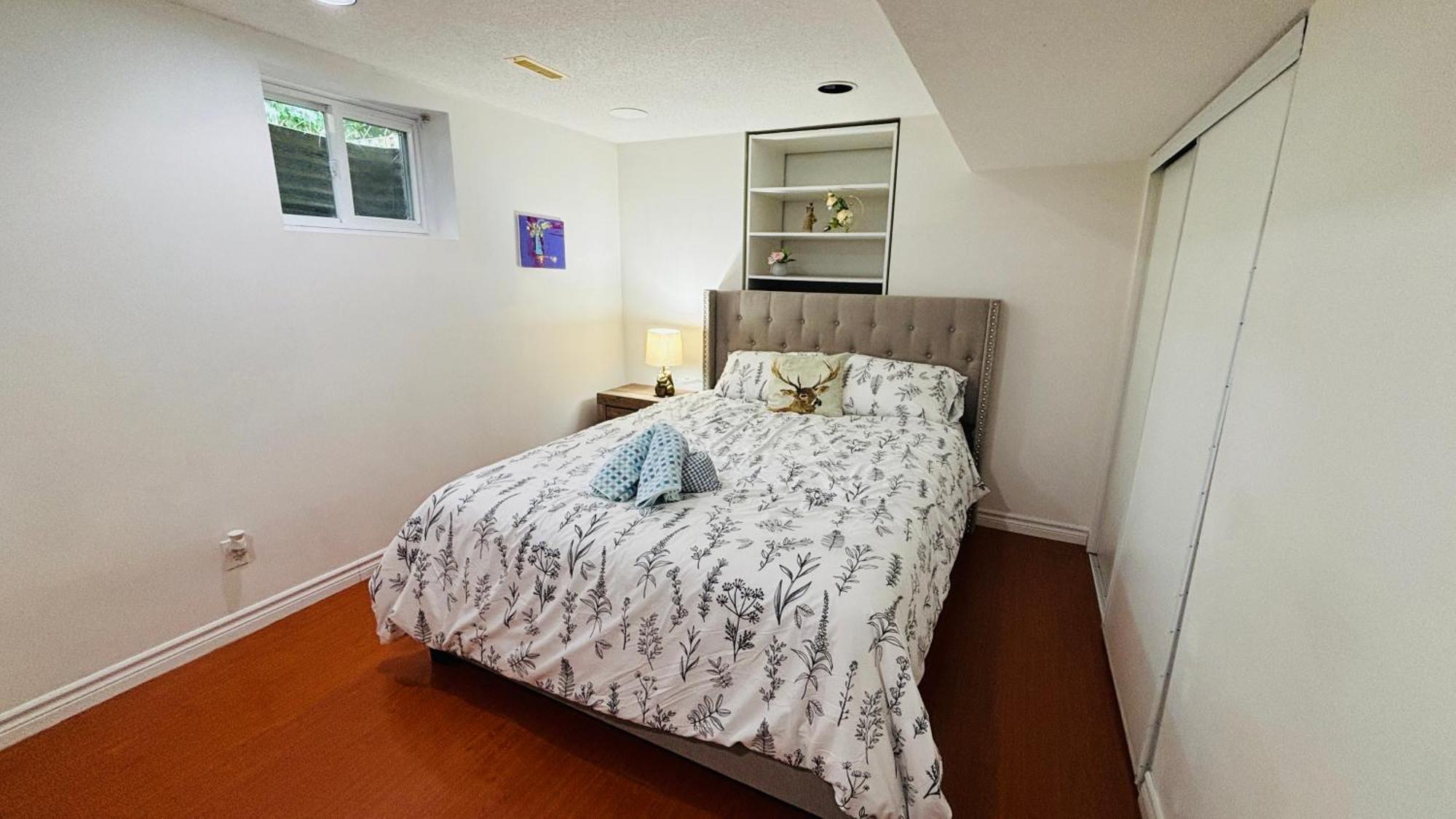 Cozy Walkout Basement With Tranquility * Toronto