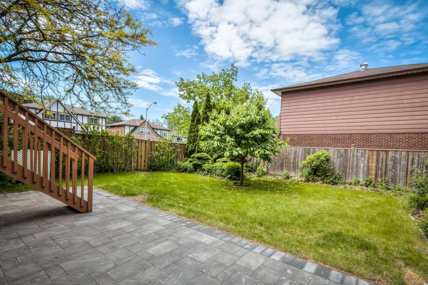 Ferienhaus 4 Bedrooms Or 2 Bedrooms House Near Fairview Mall And 401 & Dvp