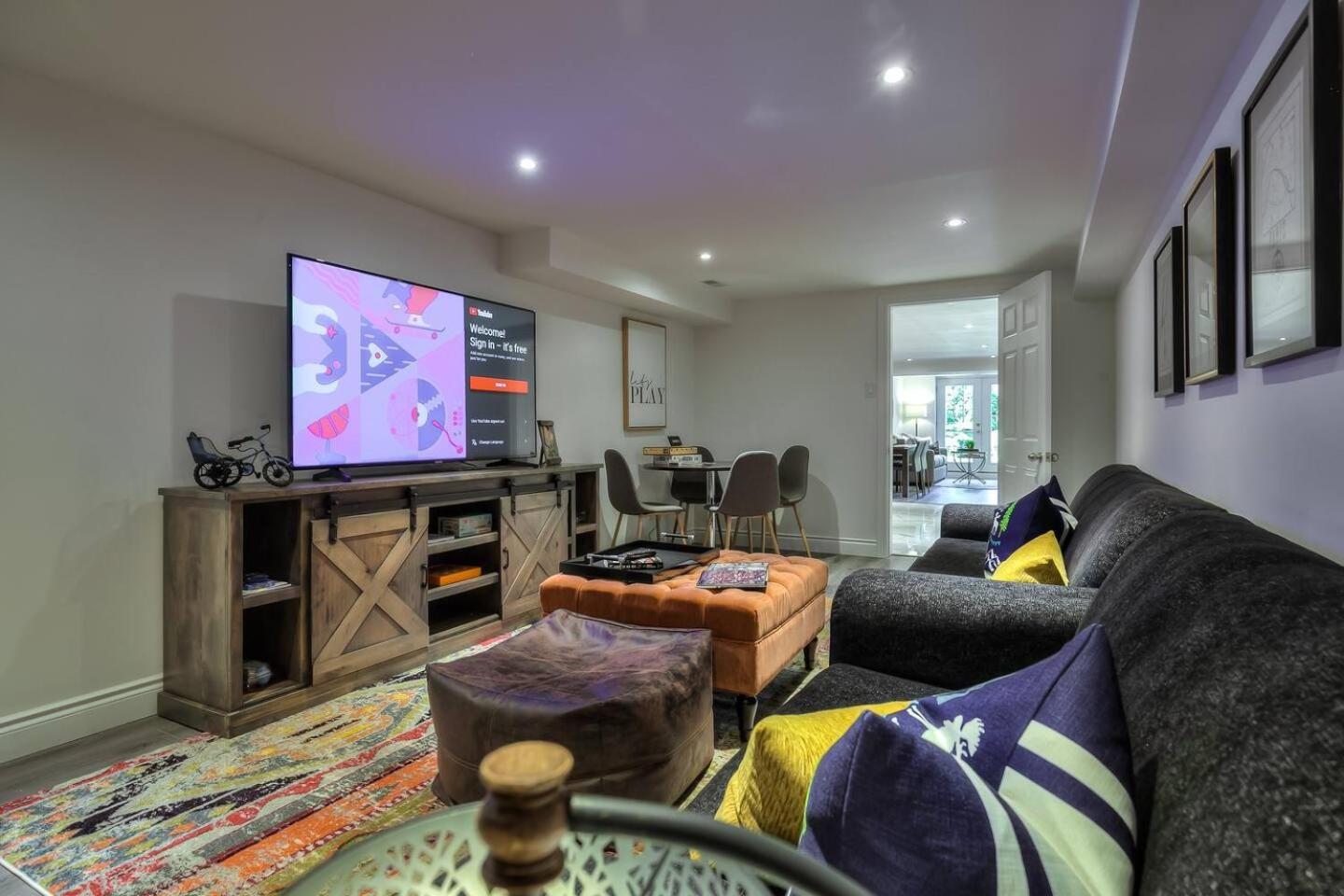 4 Bedrooms Or 2 Bedrooms House Near Fairview Mall And 401 & Dvp Ferienhaus *