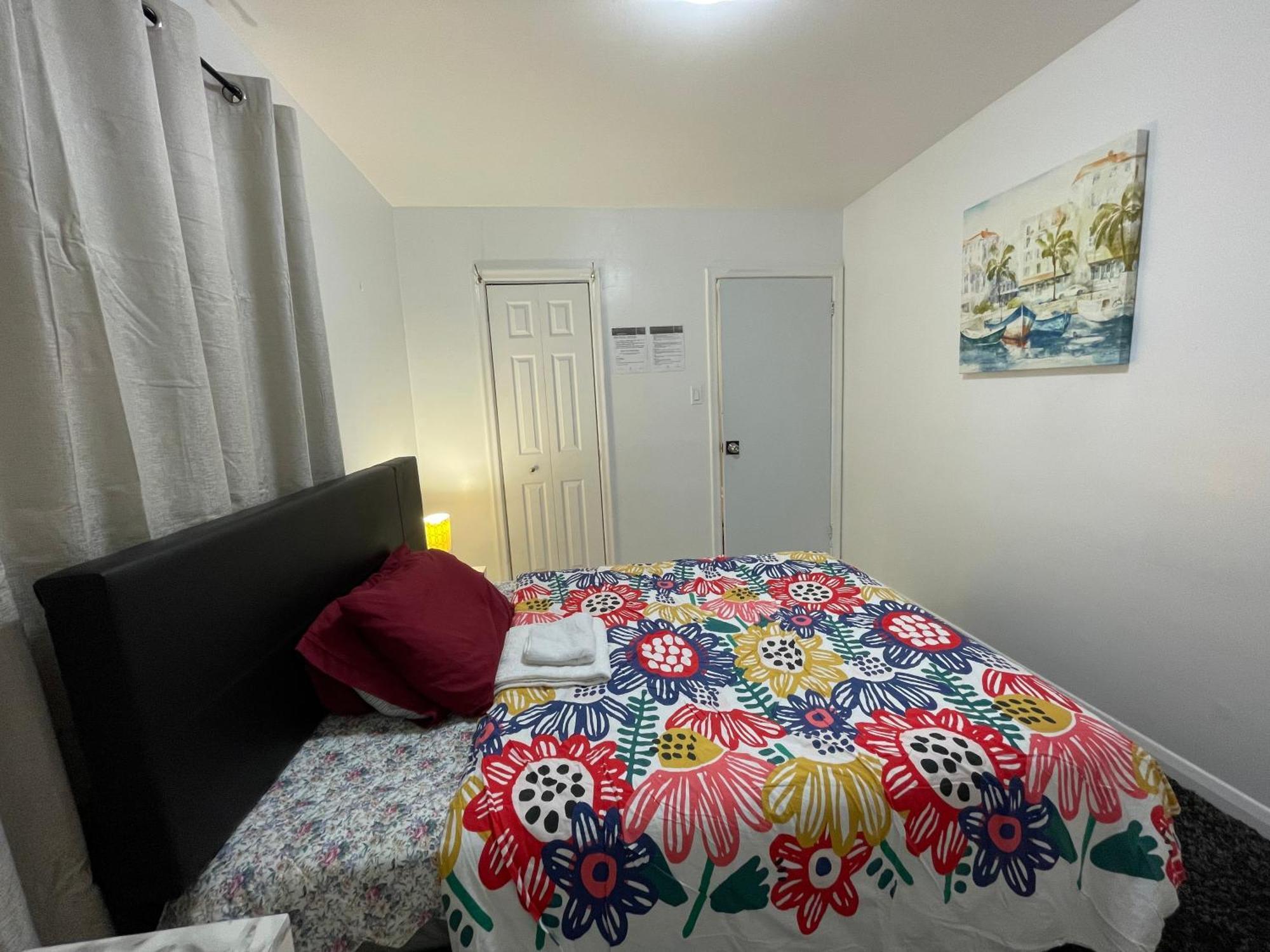 Guest house With Balcony - Midtown