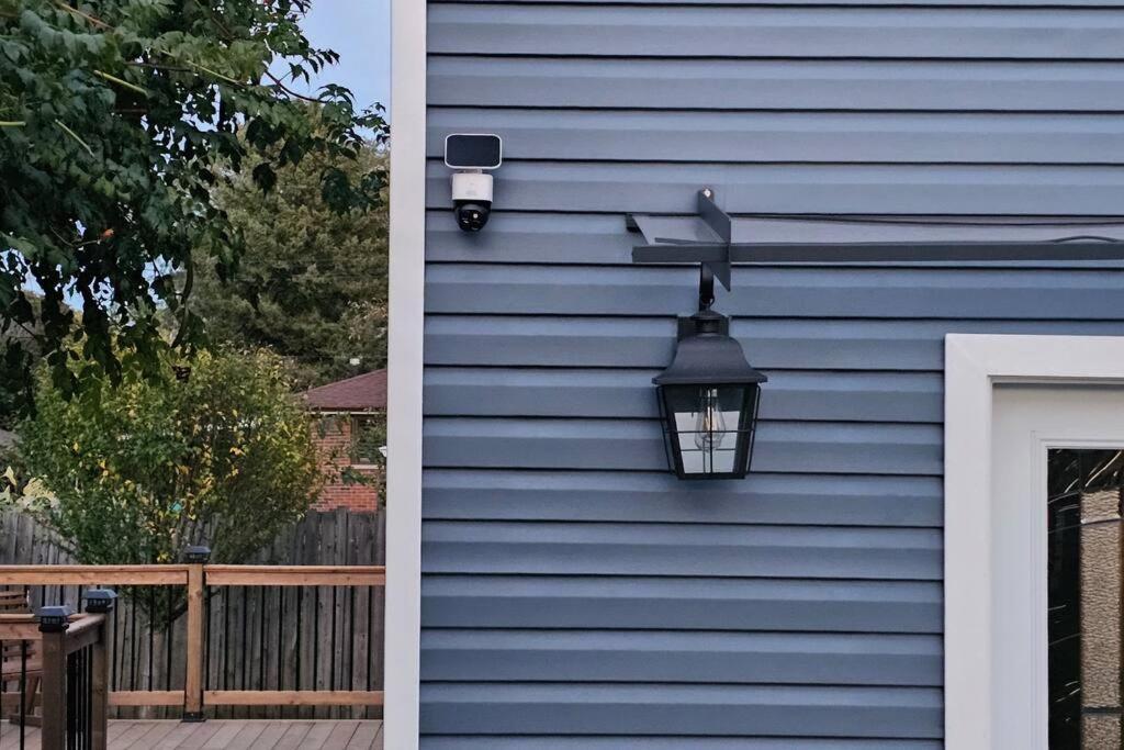 Luxury Family House 3 Beds, 1 Bath, 5 Guest * Toronto