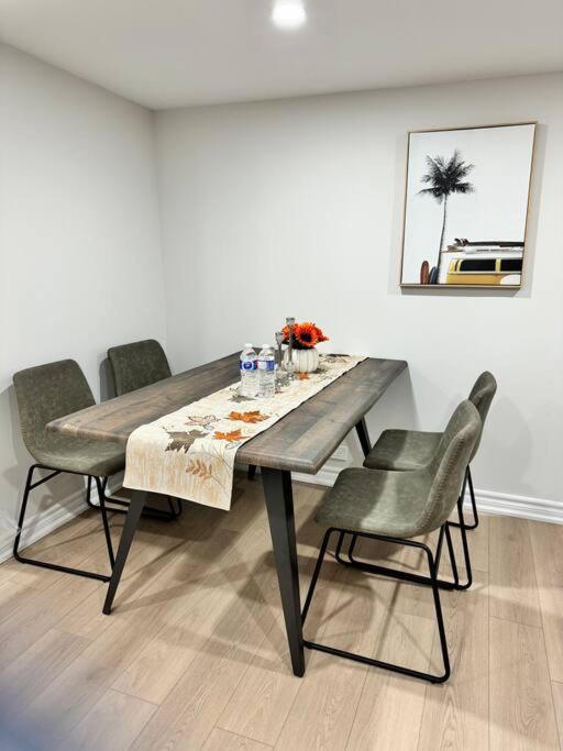 Renovated - Private Entrance & Kitchen - 1 Bedroom * Toronto