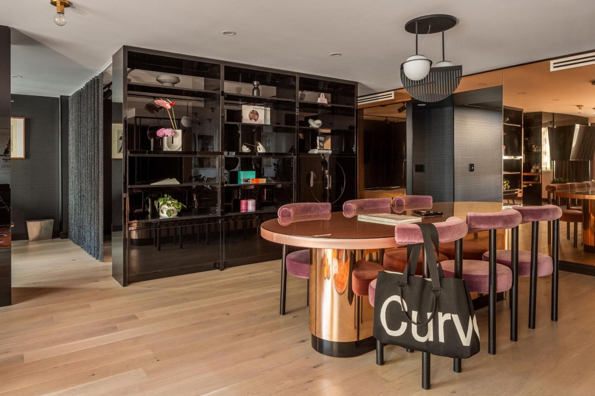 W Hotel 4*