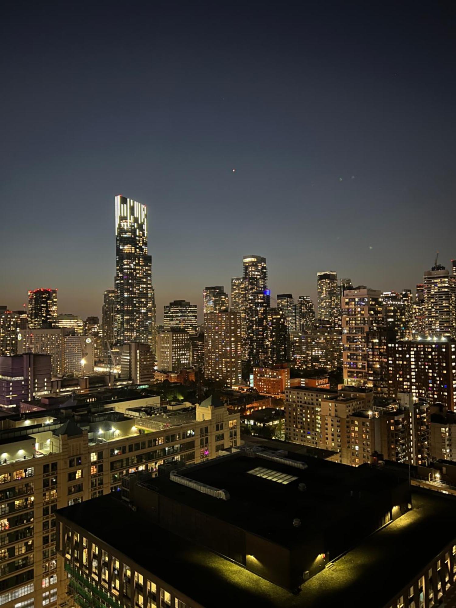 29th Floor Deluxe, View Of Downtown Toronto