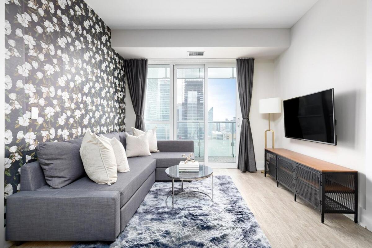 Apartment Lux Downtown Cn Tower Views W Parking Toronto