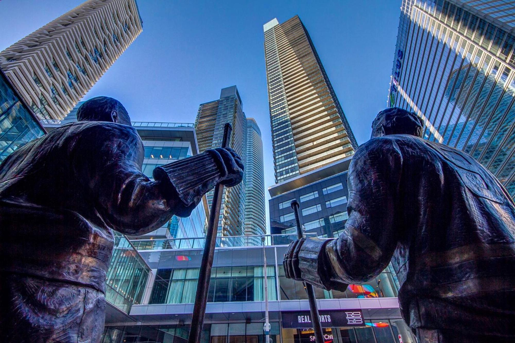 Luxury Living Downtown Toronto