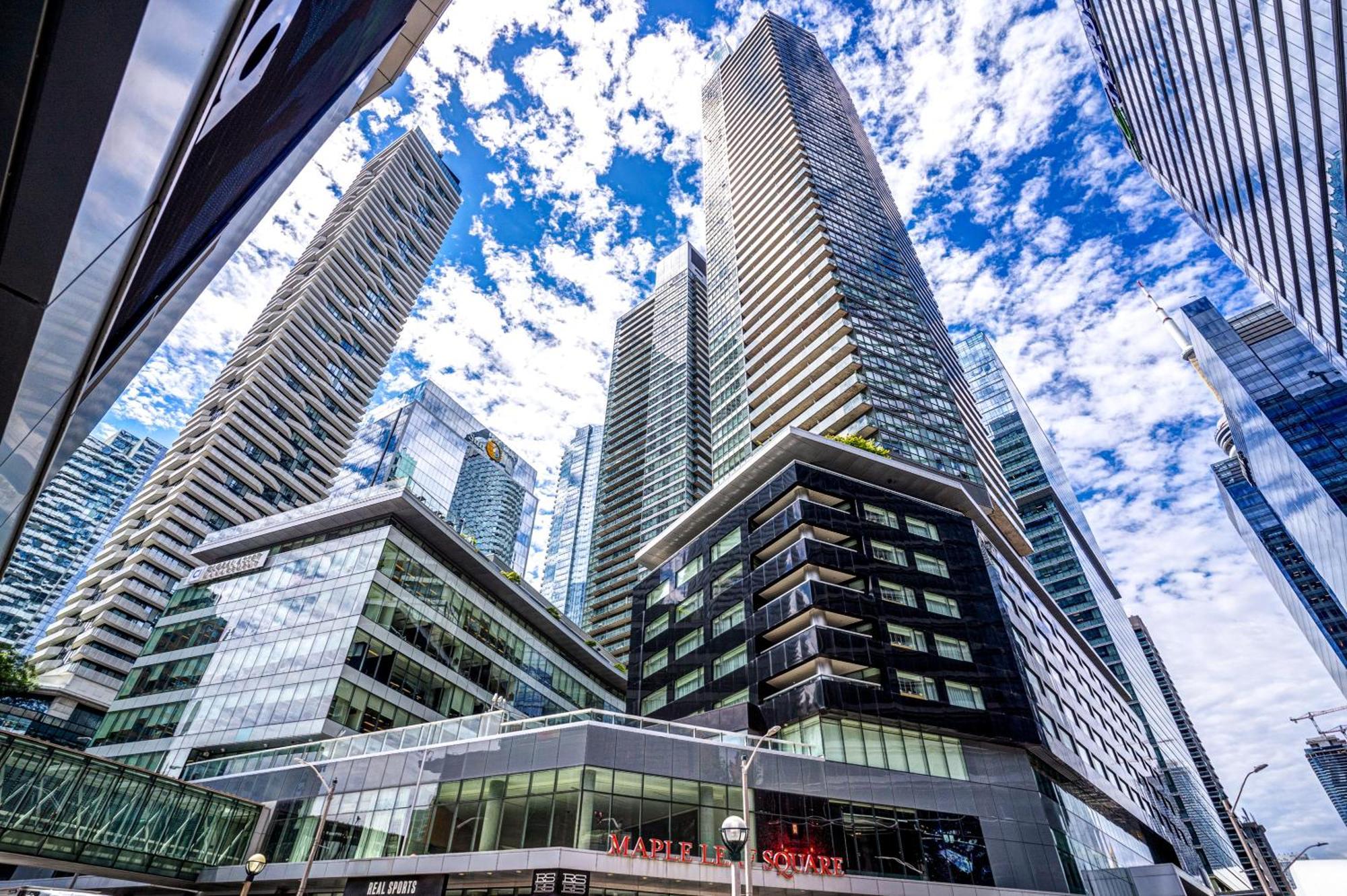 Luxury Living Downtown *