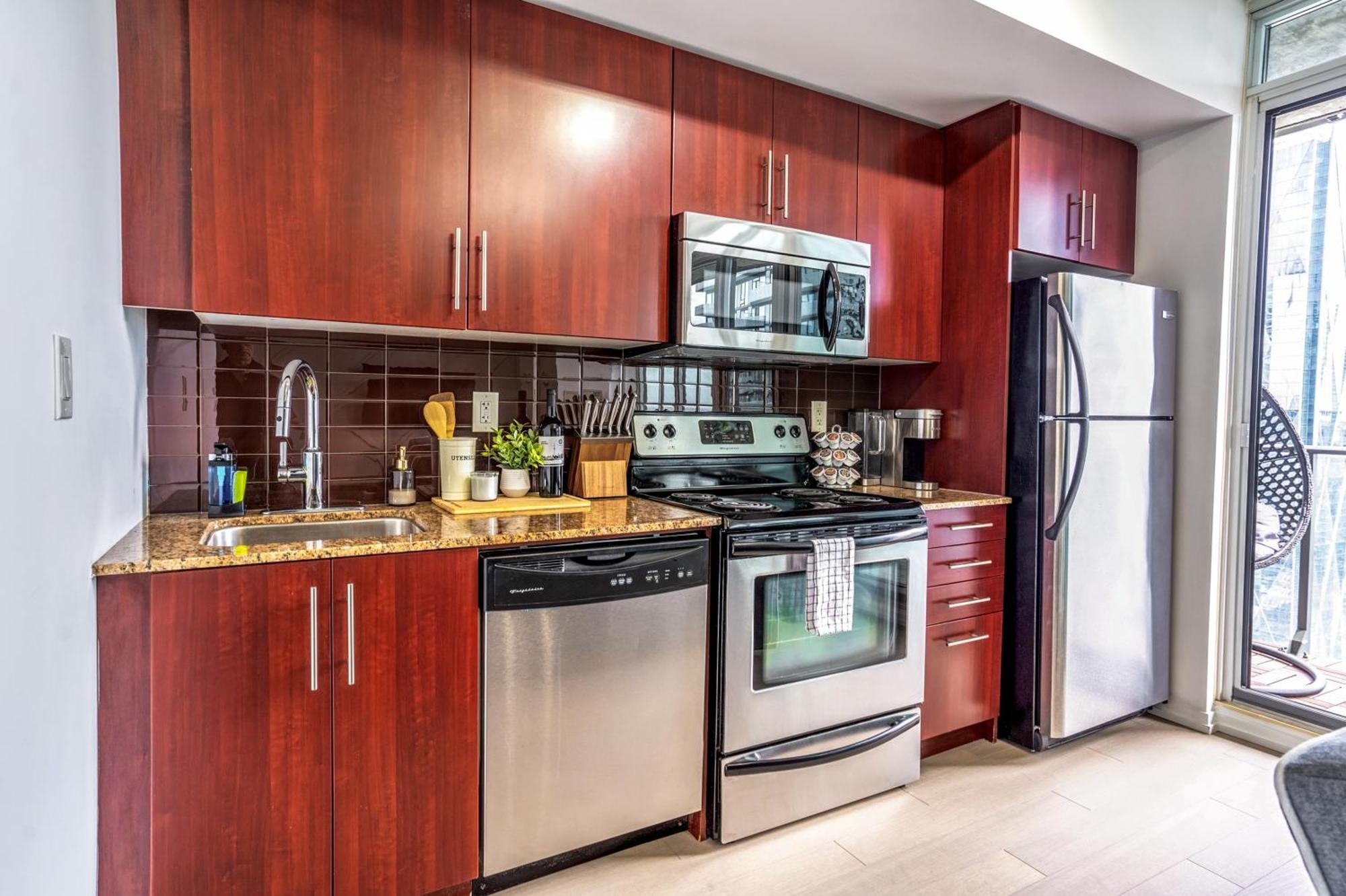 Luxury Living Downtown * Toronto