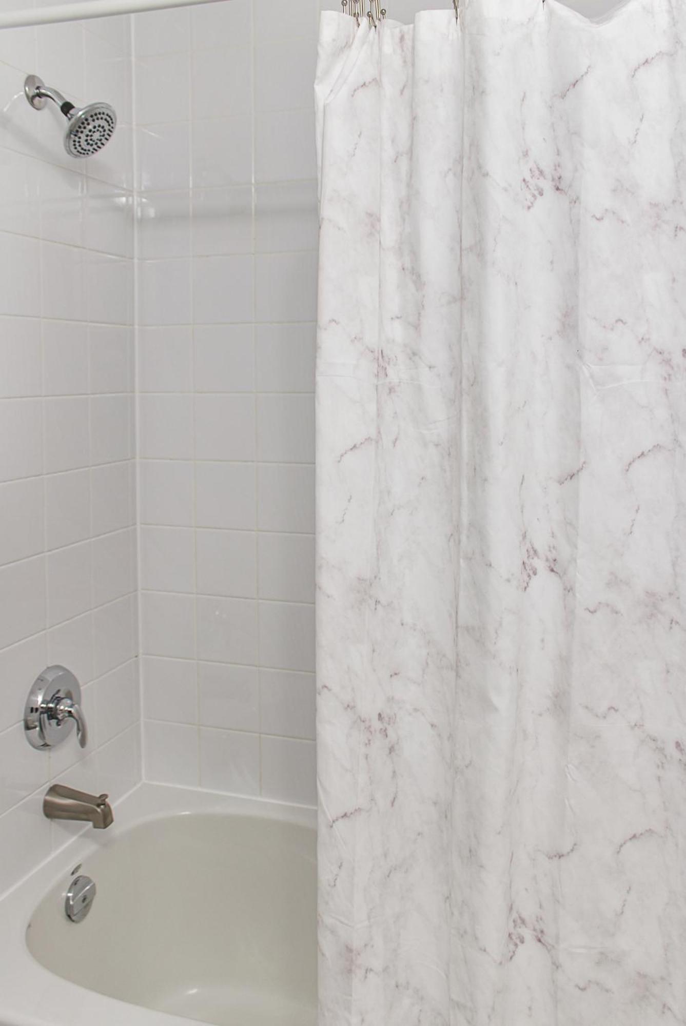 View Towers - Steps To Cn Tower - Pool & Hot Tub - Free Parking