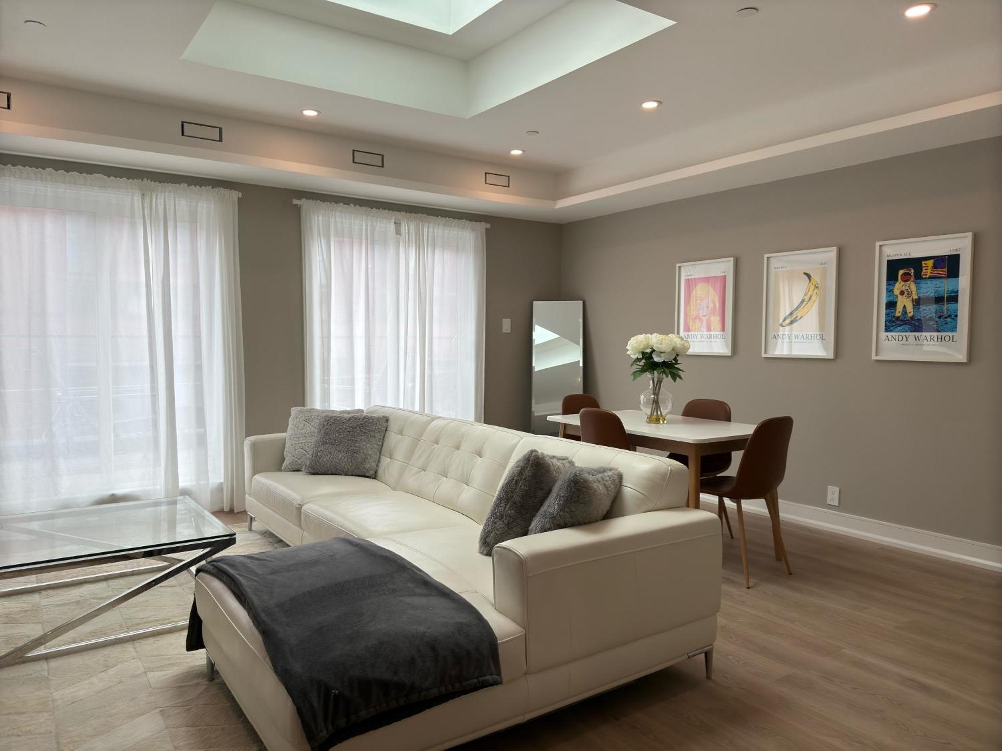 890suites Apartment Toronto