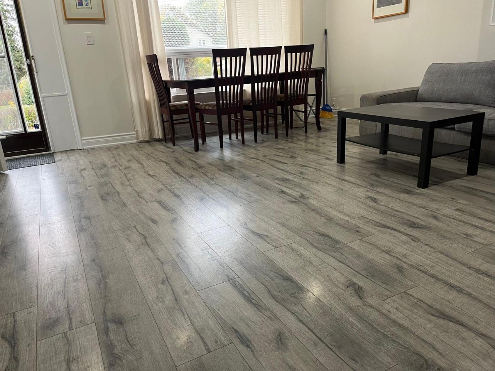 Guest house Queen Bedroom Near Finch Subway *
