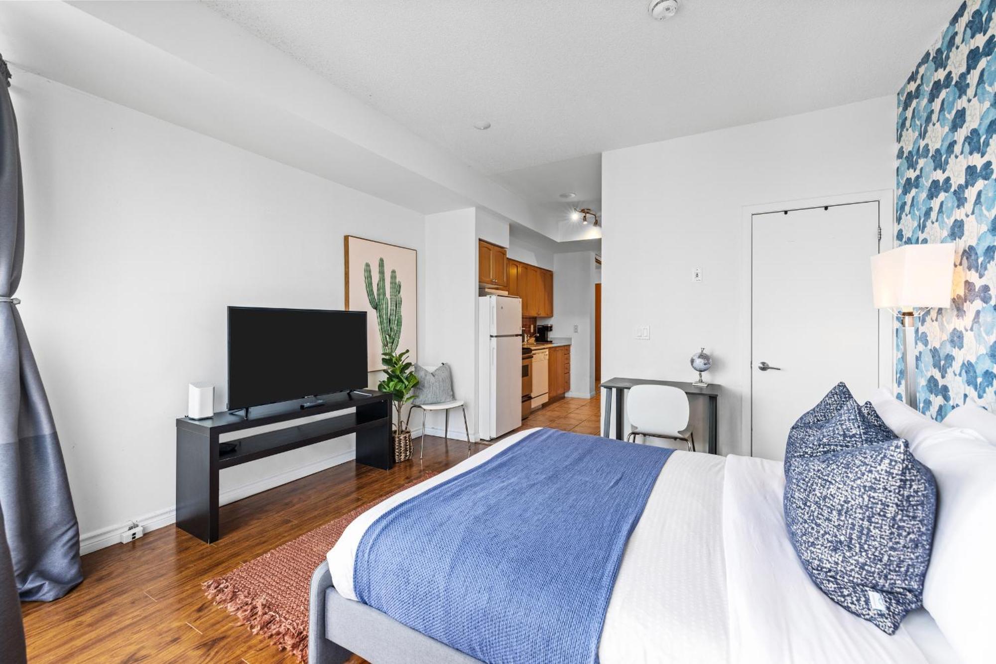 Apartment Oasis In The Heart Of To Toronto