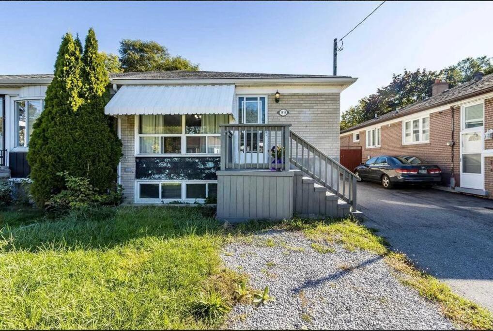 Quaint And Cozy Haven Holiday home Toronto