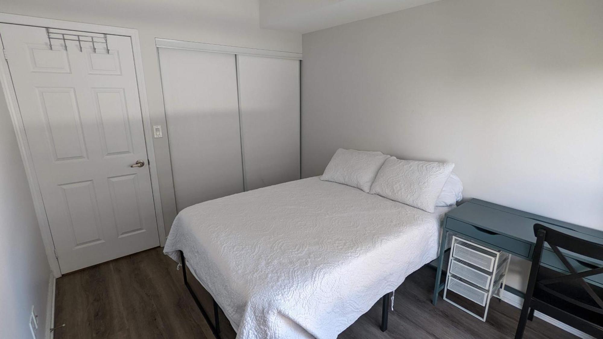 Lovely Private Bedroom Apartment *