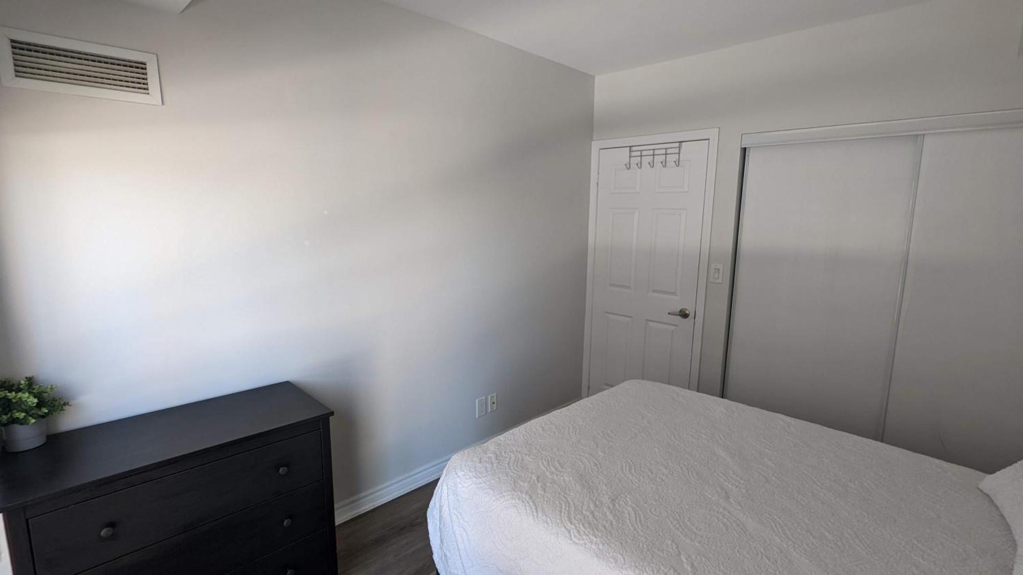 Apartment Lovely Private Bedroom Toronto