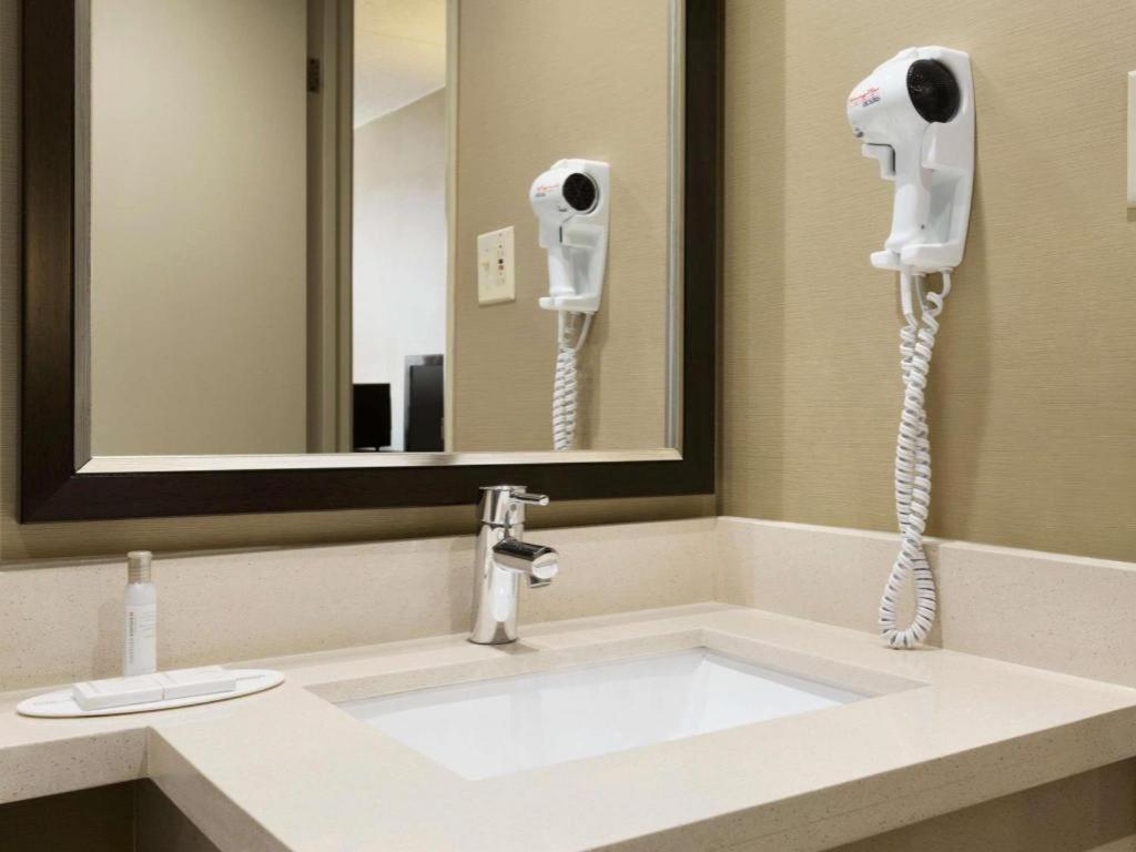 Travelodge By Wyndham East Hotel 2*