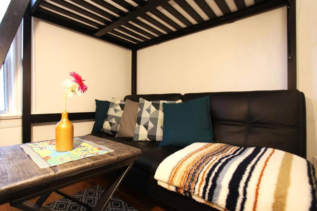 Private 3 Bedroom In Downtown Apartment