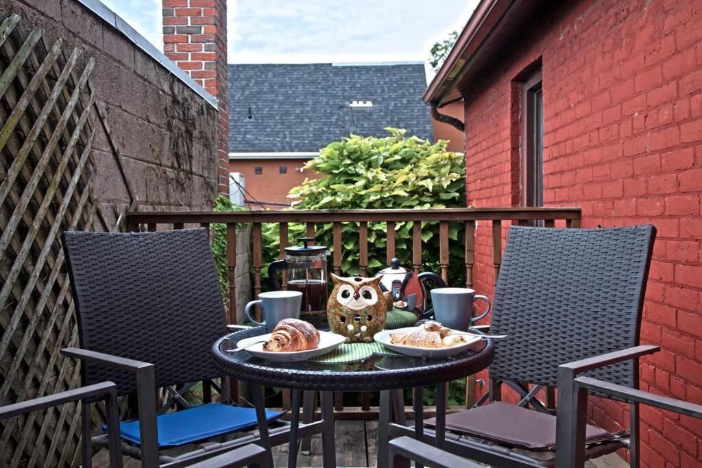 Private 3 Bedroom In Downtown Apartment Toronto