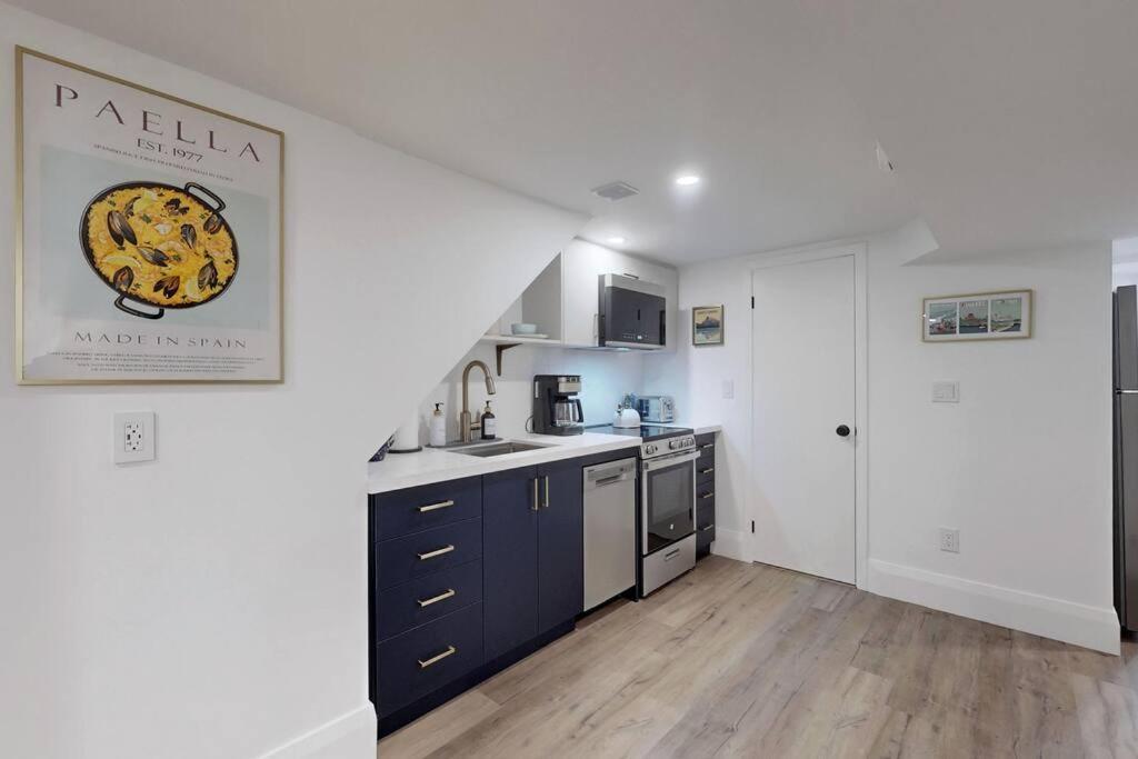 Fresh And Modern Guest Apartment Toronto