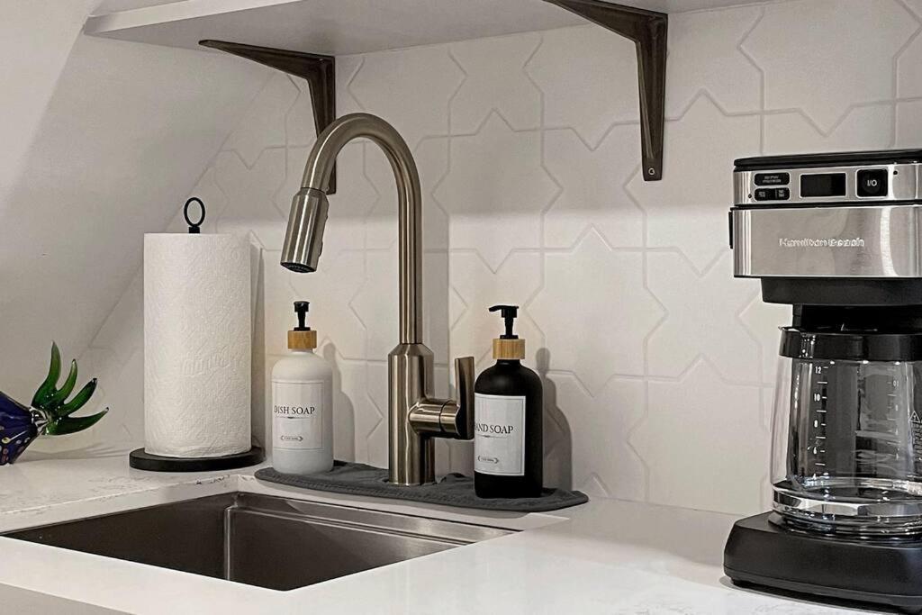 Apartment Fresh And Modern Guest Toronto
