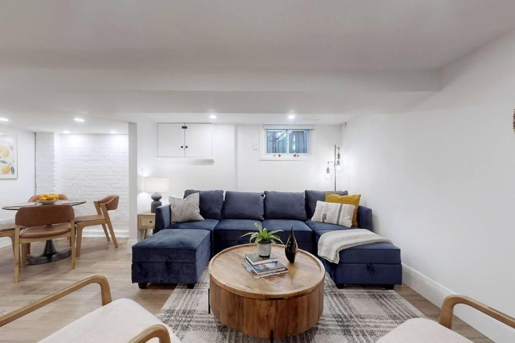 Fresh And Modern Guest * Toronto