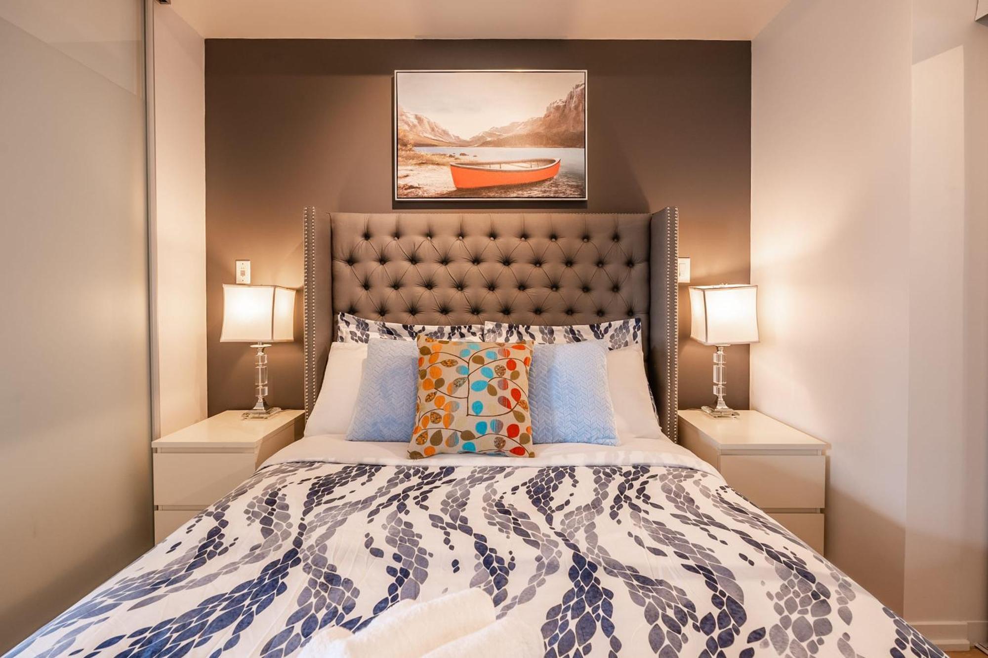 Luxury 1-bedroom In Dt * Toronto