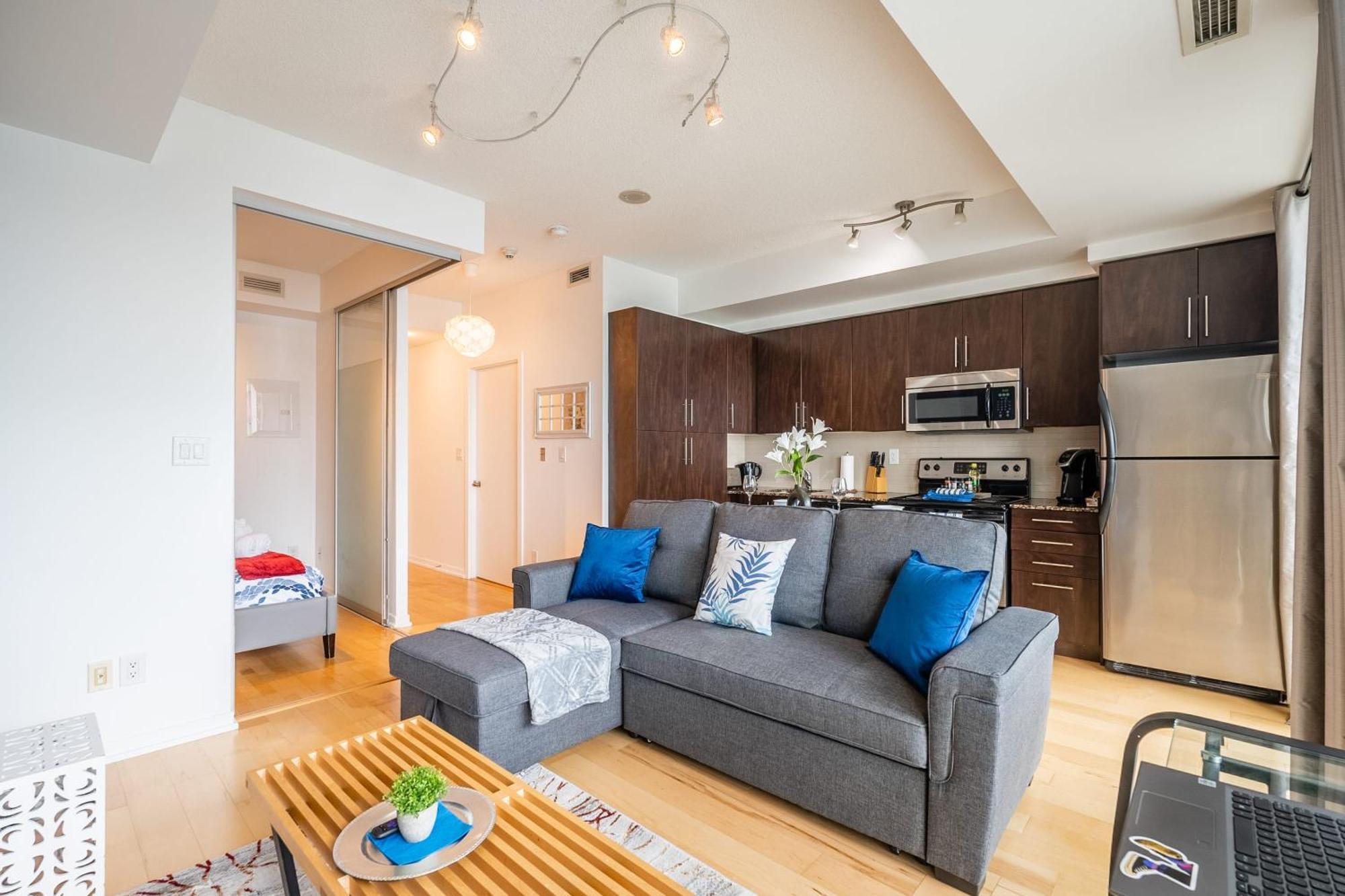 Luxury 1-bedroom In Dt * Toronto